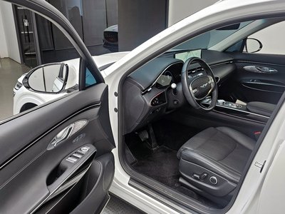 صورة 10 لـ 2022 GENESIS GV70