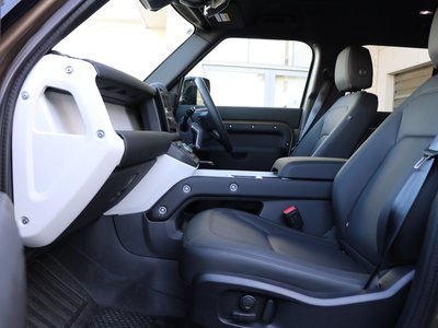 LAND ROVER DEFENDER - 2