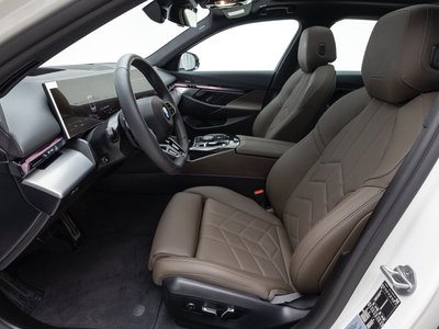 صورة 10 لـ 2025 BMW 5 SERIES
