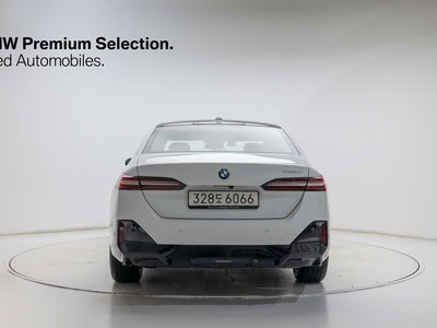 صورة 3 لـ 2025 BMW 5 SERIES