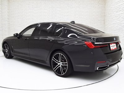 BMW 7 SERIES - 2
