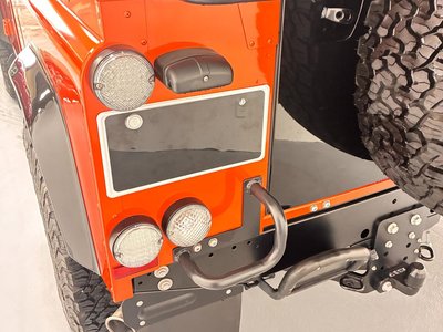 LAND ROVER DEFENDER - 9