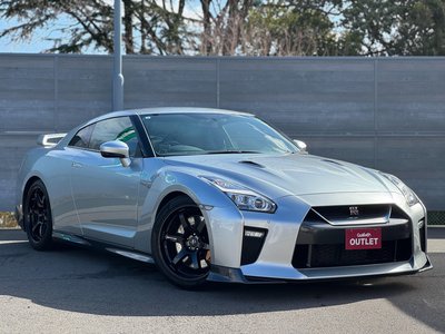 NISSAN GT-R - 1