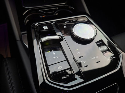 2024 BMW 5 SERIES 照片 9