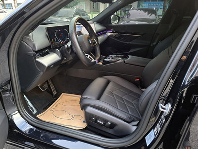 2024 BMW 5 SERIES 照片 5