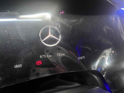 MERCEDES-BENZ EQS - 10