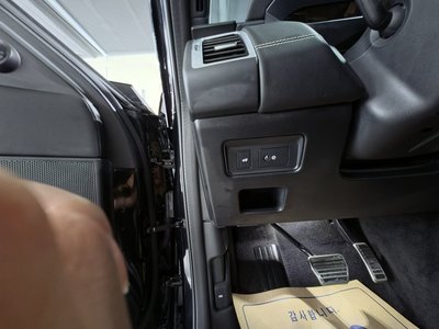 2025 LAND Rover DISCOVERY — миниатюра 12