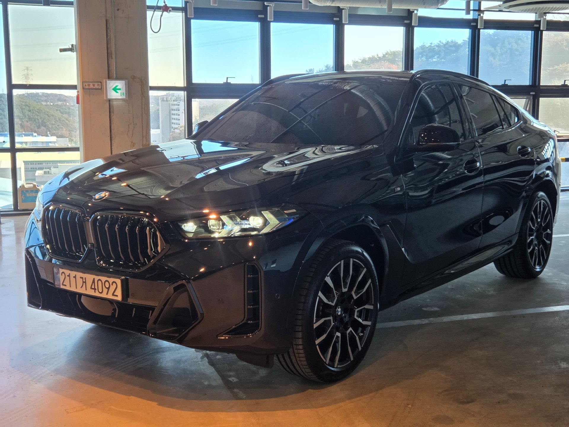 BMW X6 - View 1