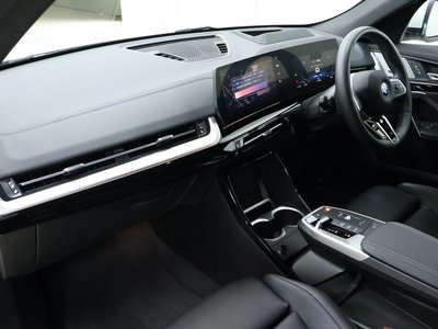 2025 BMW IX2 — миниатюра 30