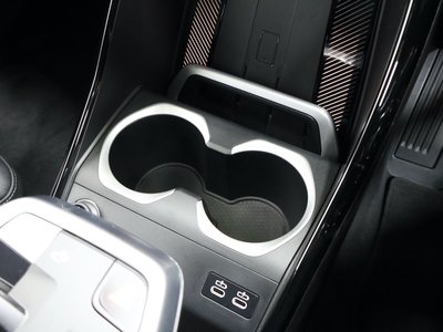 2025 BMW IX2 — миниатюра 19