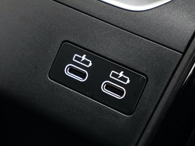 2025 BMW IX2 — миниатюра 51