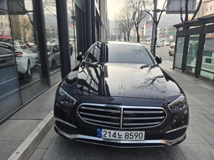 MERCEDES-BENZ E-CLASS - View 1