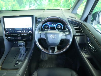 2025 Toyota ALPHARD — фото 7