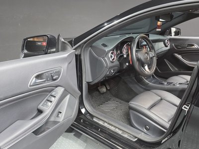 MERCEDES-BENZ CLA - 10