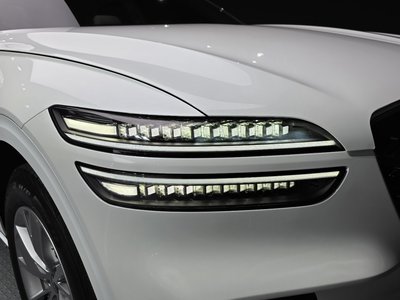 صورة 9 لـ 2024 Genesis GV70