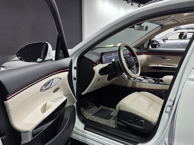 صورة مصغرة 13 لـ 2024 Genesis GV70