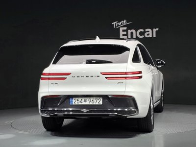 صورة 3 لـ 2024 Genesis GV70