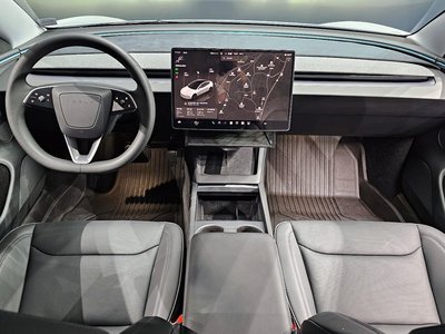 TESLA MODEL 3 - 5