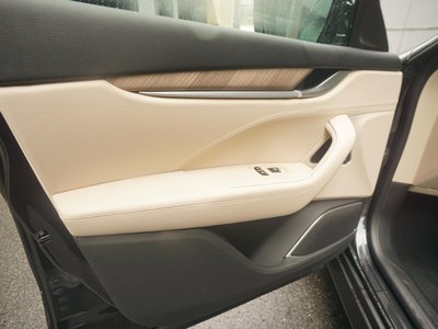 2019 Maserati LEVANTE thumbnail 29
