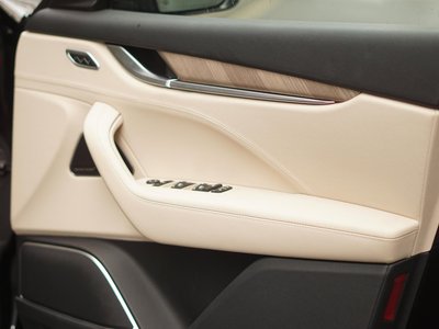 2019 Maserati LEVANTE thumbnail 14