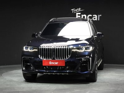 2022 BMW X7 — фото 2