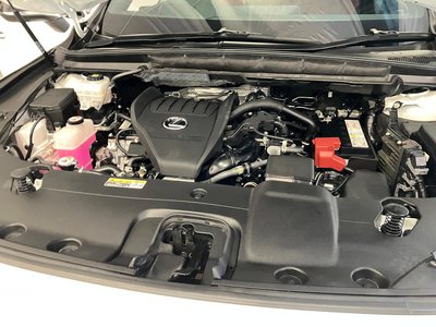 صورة مصغرة 33 لـ 2023 Lexus RX