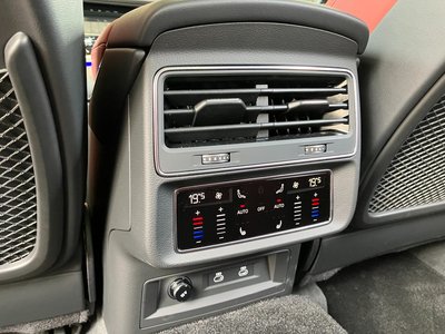 2025 AUDI SQ8 — миниатюра 32