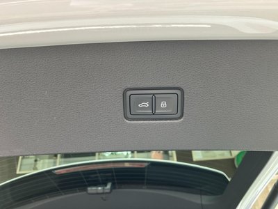 2025 AUDI SQ8 — миниатюра 37