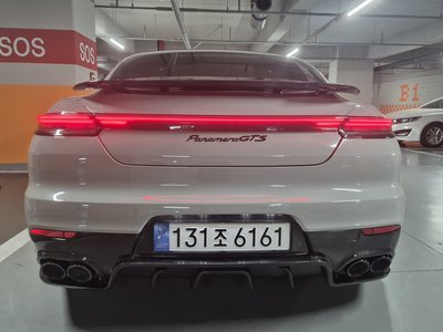 PORSCHE PANAMERA - 4