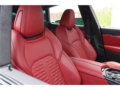 2023 Maserati LEVANTE photo 8
