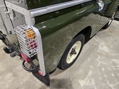 LAND ROVER DEFENDER - 8