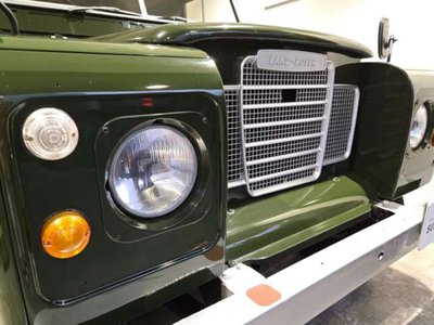 LAND ROVER DEFENDER - 9