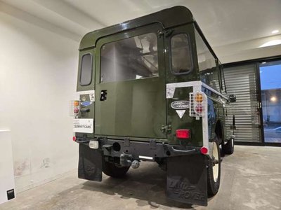 LAND ROVER DEFENDER - 2