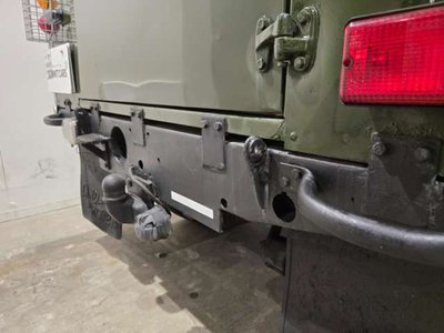 LAND ROVER DEFENDER - 10