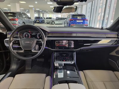 AUDI A8 - 4