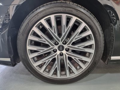 AUDI A8 - 6