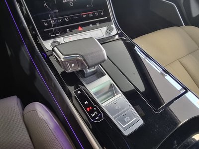 AUDI A8 - 9