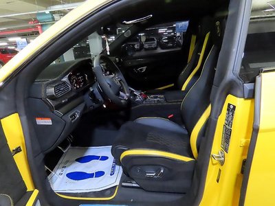 LAMBORGHINI URUS - 7