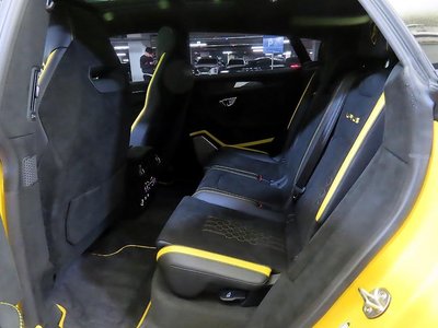 LAMBORGHINI URUS - 5