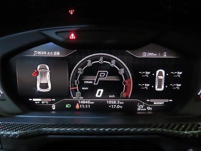 LAMBORGHINI URUS - 9