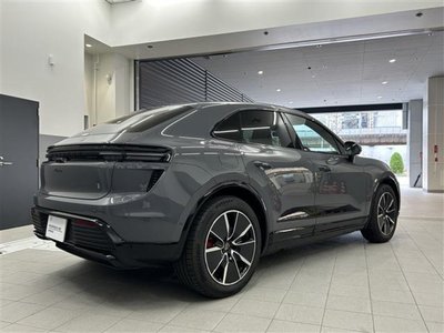 PORSCHE MACAN - 5