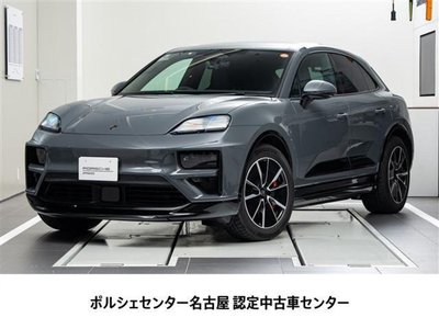 PORSCHE MACAN - 1