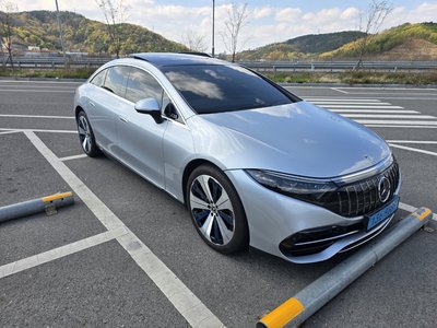 MERCEDES-BENZ EQS - 4