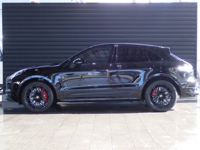 PORSCHE MACAN - 2