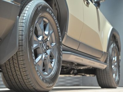 2025 Lexus GX thumbnail 16