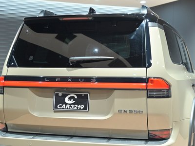 2025 Lexus GX thumbnail 34