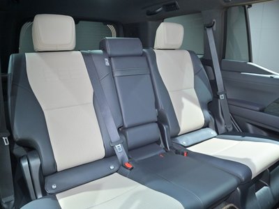 2025 Lexus GX thumbnail 19