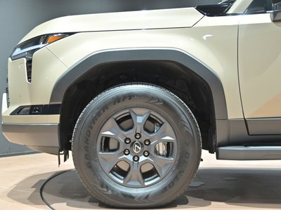 2025 Lexus GX thumbnail 26
