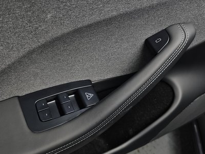 2026 Tesla MODEL 3 缩略图 30