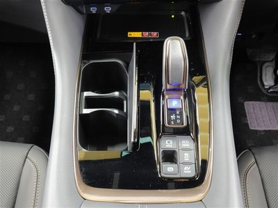 2025 Toyota ALPHARD — миниатюра 28
